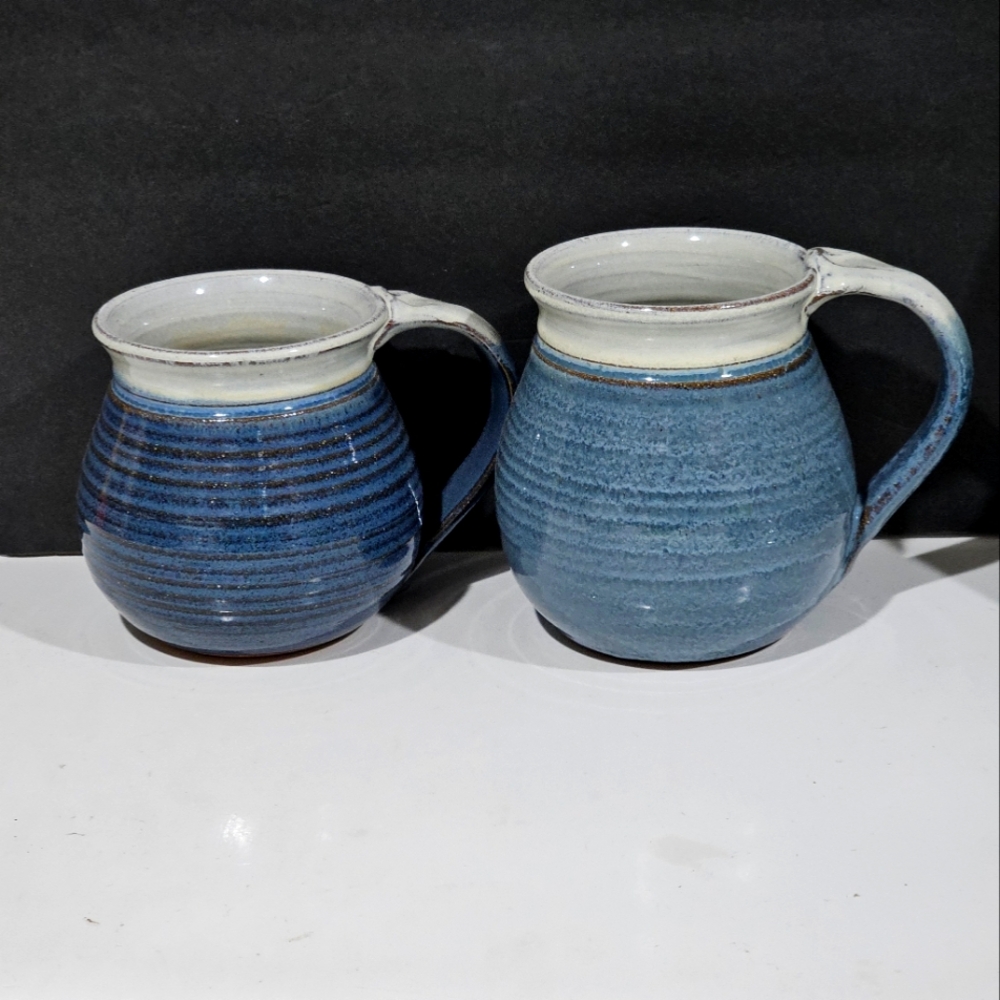 Beautiful Light Blue Jonathan Woodward Jumbo 24 oz Mugs Set of 2 Signed